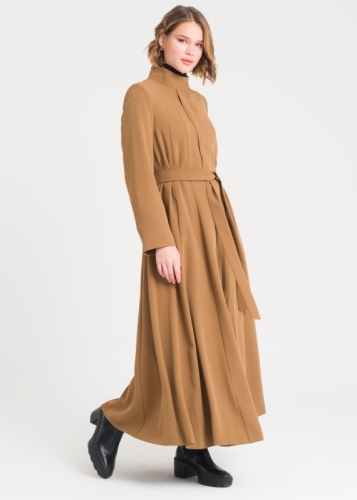 معطف بياقة القاضي