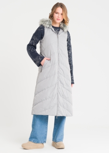 سترة بفرو الأوز وغطاء رأس