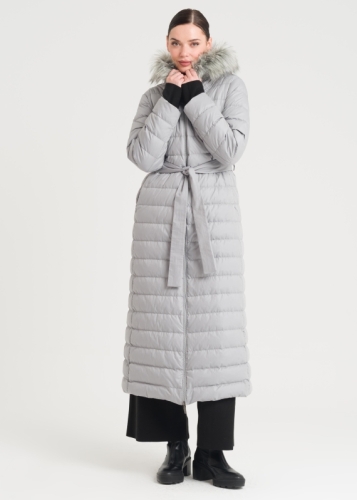 معطف مبطن بريش الأوز مع غطاء رأس