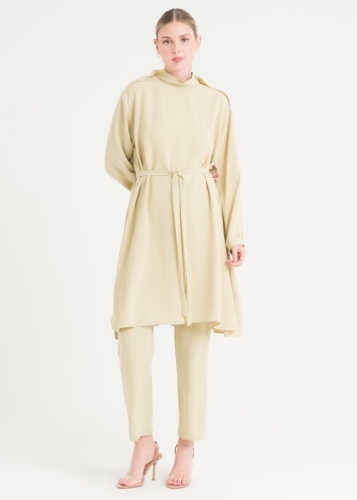 Yaka Detaylı Kemerli Tunik