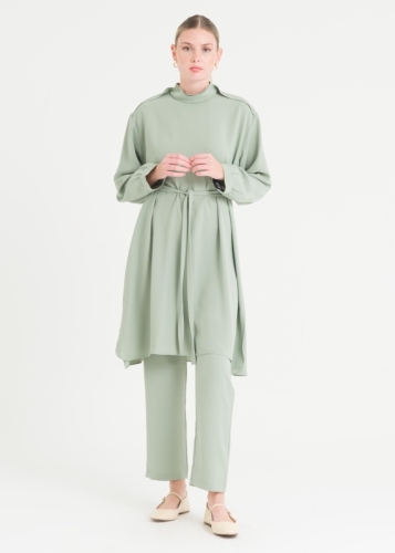 Yaka Detaylı Kemerli Tunik