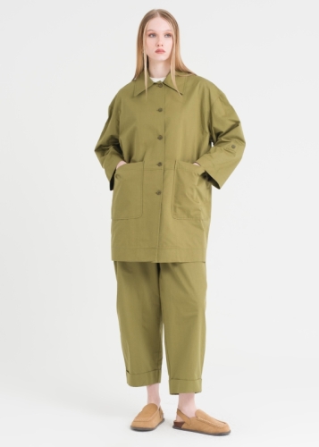 سترة مع جيوب 