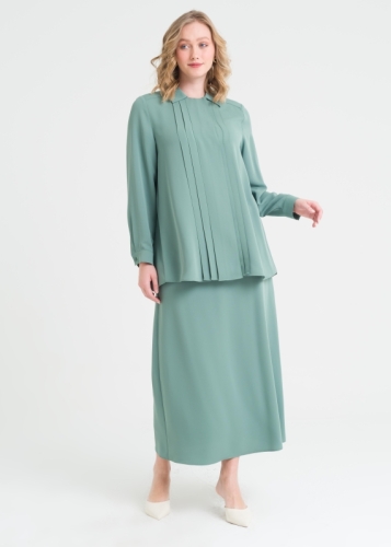 بدلة بتنورة مفصلة