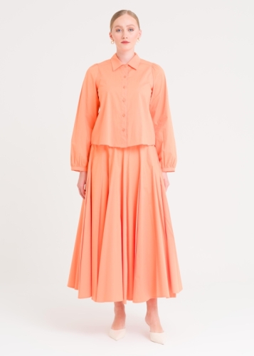 تنورة واسعة بقطع