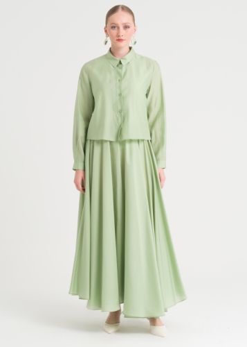 بدلة مزدوجة بتنورة واسعة