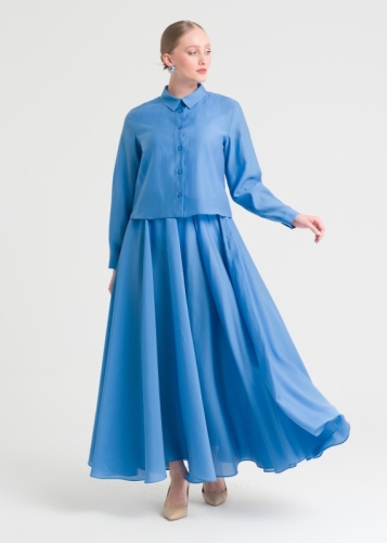 بدلة مزدوجة بتنورة واسعة