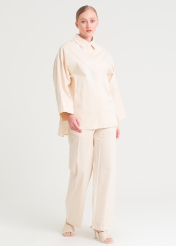 طقم ببنطلون وأكمام الخفاش