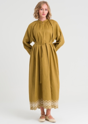 فستان من الكتان مطرز