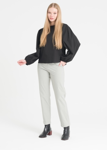 بنطال ضيق الساق