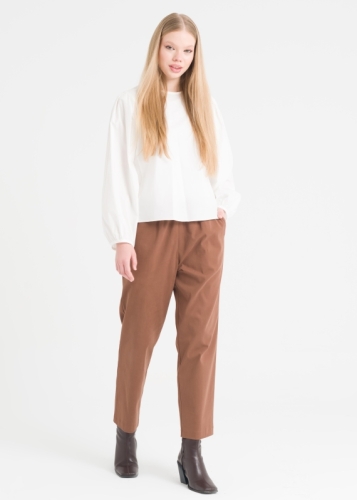 بنطال ضيق الساق بخصر مطاطي