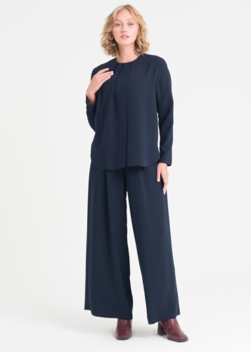 Yakası Pile Detaylı Pantolonlu Takım