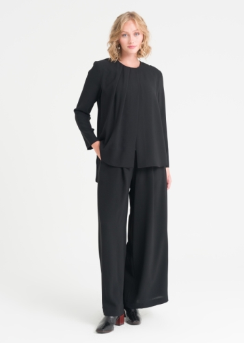 Yakası Pile Detaylı Pantolonlu Takım