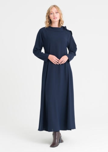 فستان بأكمام ريجلان وياقة 