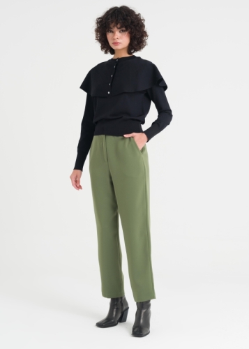 بنطلون بساق أنبوبية بجيوب