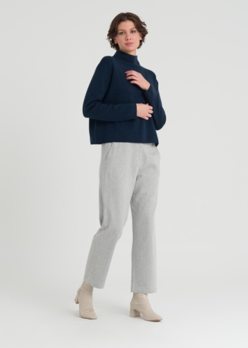 بنطلون مستقيم الساق مزود بجيوب