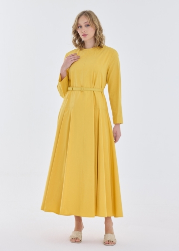 فستان بتفصيل كسرات