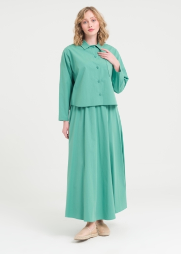 طقم بأكمام منخفضة وتنورة كلوش