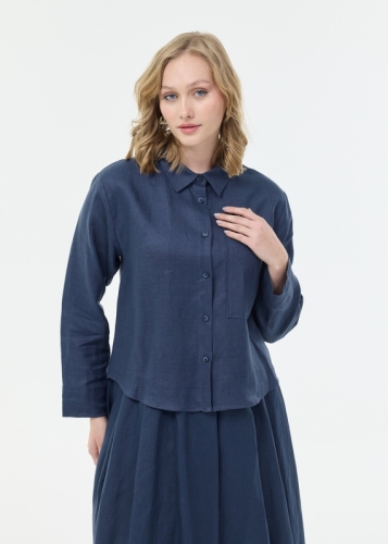 بلوزة كتان بتفاصيل الجيوب