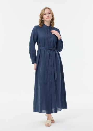 A long linen coat with a mandarin collar 