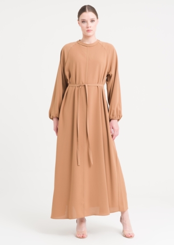 فستان بأكمام ريجلان وحزام