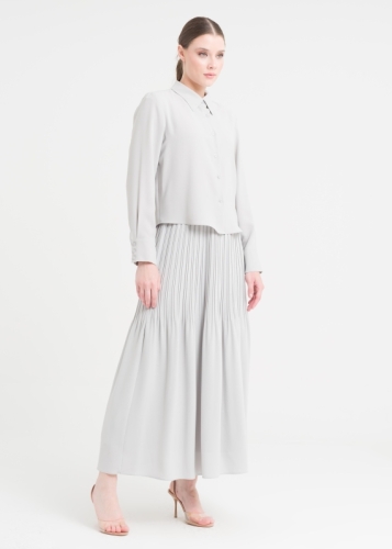 تنورة بتفصيل طيات