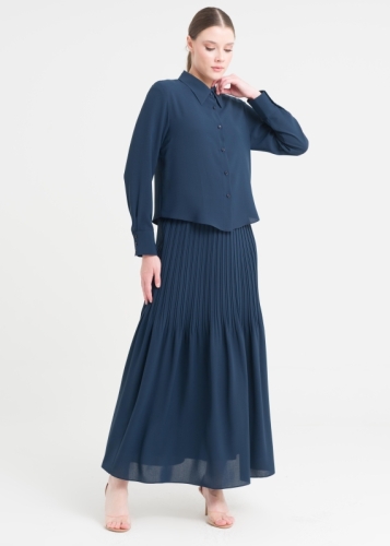 تنورة بتفصيل طيات