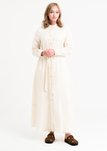 معطف طويل من الكتان بياقة القاضي