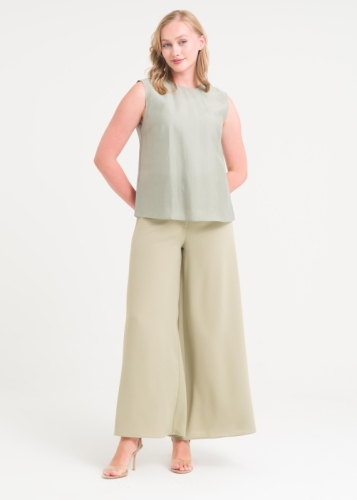 بنطال واسع الأرجل