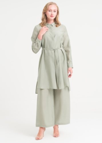 تونيك بأزرار للإغلاق وحزام خصر