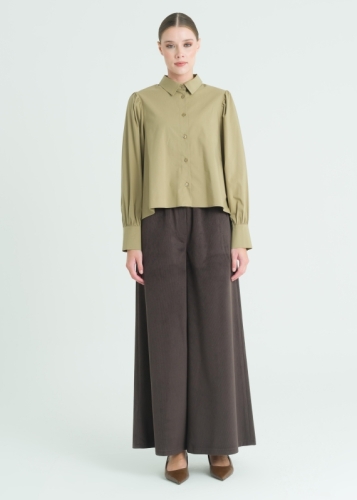 بنطال مخمل واسع الأرجل