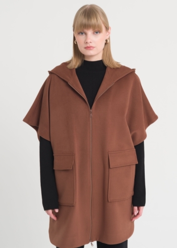 Kısa Kollu Kapşonlu Kaban