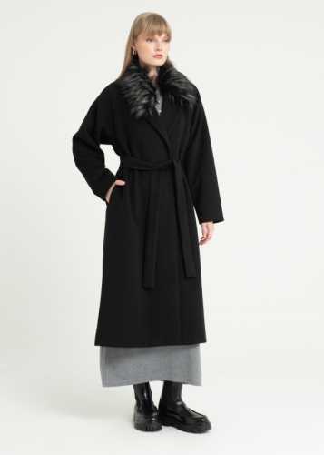 Yakası Kürklü Kaban