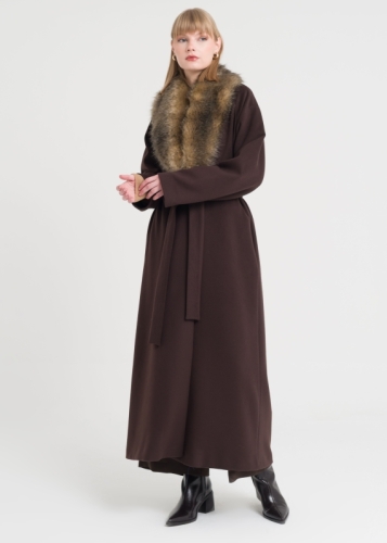 Yakası Kürklü Manto