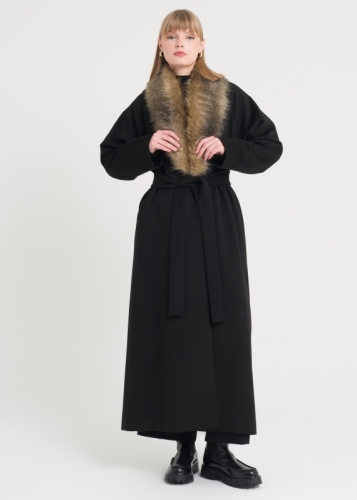 Yakası Kürklü Manto